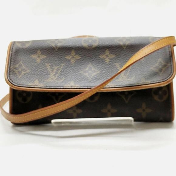 💎✨AUTHENTIC✨💎Louis Vuitton Pochette Twin PM Crossbody - Picture 2 of 9